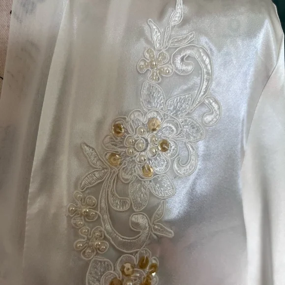 Silk satin white bridal lace night gown with robe
